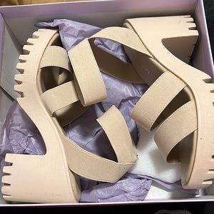 Madden Girl Sohoo in Sand